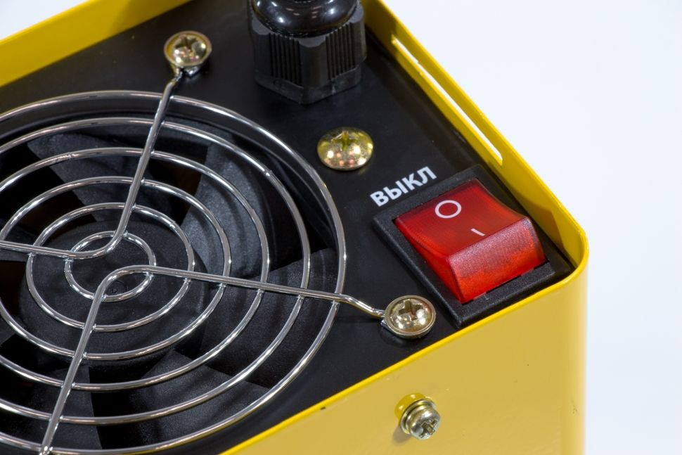 Аппарат инверторный дуговой сварки ММА-200 Compact, 200 А, ПВР 60%, D. 1,6-5 мм. DENZEL